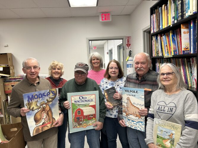 Altoona library plans book sale